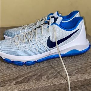 KEVIN DURANT’S BASKETBALL SHOE *ONLY WORN ONCE